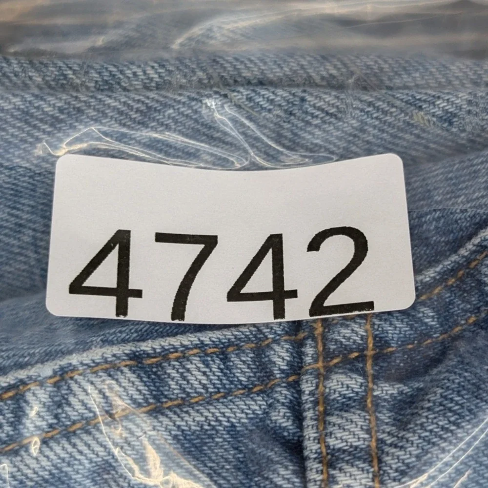 VTG Calvin Klein Jeans Men's 38x30 Blue Light Wash Easy Fit Tapered Relaxed 90s
